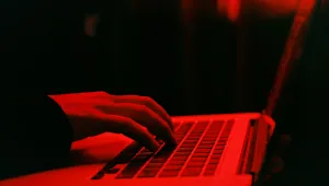 „Русия стои зад хакерската атака срещу Макрон през 2017 година“