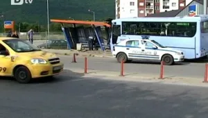 Автобус рани три жени на спирка във Враца