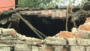 Стара къща се срути в центъра на София