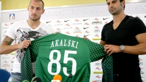 Кирил Акалски подписа тригодишен договор с Левски