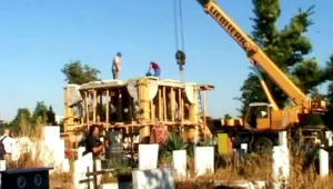 Бутнаха мемориала на семейната гробница на Цар Киро