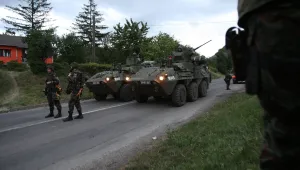 НАТО изпраща още един батальон войници в Косово