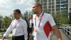 Не съм подписвал професионален договор, това са глупости