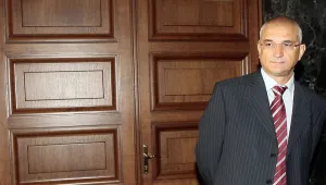 Държавата запорира милионите на Батко