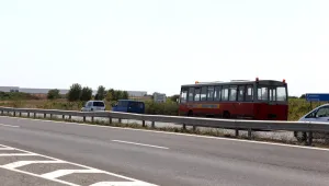 Пътнически автобус се запали в движение на АМ 
