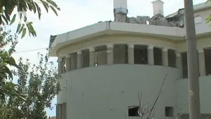 Поредната къща на Кирил Рашков пада под багерите