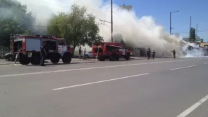 Автобус, превозващ 38 деца, горя на автомагистрала „Хемус