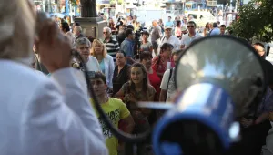 Недоволни от новата синя зона в София се срещнаха с кмета