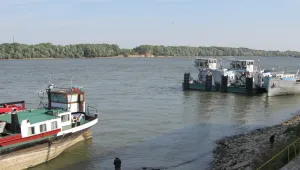 Останки от потънал преди 35 г. кораб се показаха в Дунав