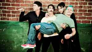 Британците А.А.А.K. подгряват Red Hot Chili Peppers в София