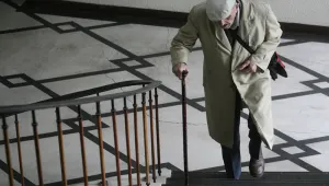 Седем варианта за коледни добавки на пенсионерите