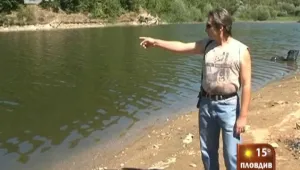 Рибата в язовир Душанци масово измира