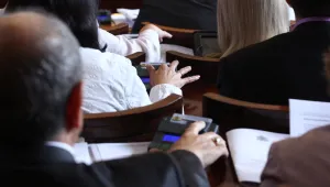 Депутатите гарантираха новия дълг