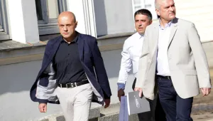 ГЕРБ призова Миков за „екзактна” реакция въпреки дискомфорта на „ваканцуването”