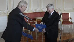 Чешкият президент прие оставката на правителството