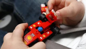Стимулирайте въображението на децата с колекция от LEGO модели на Ферари