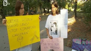 Протест иска държавата да защити българско дете, отнето от майка му на Острова