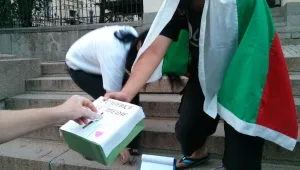 Протестът солидарен с пострадала при взрива в китайски ресторант продавачка