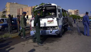 Бомба в автобус в Йемен уби над 10 военни
