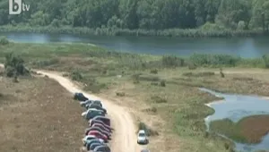 Туристи масово паркират в защитени зони - за да са близо до морето