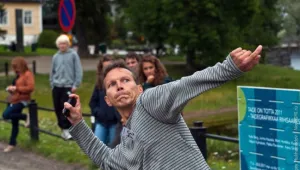 Шампионат по хвърляне на мобилни телефони