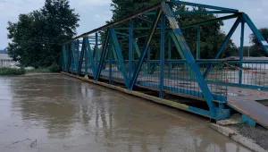 Потопът отнесе мостове и пътища, няколко села остават откъснати