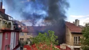 Пожар в района на Петте кьошета в София (ВИДЕО)