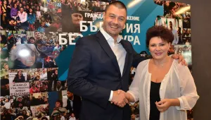 Мандатоносителката на Сакскобургготски се прегърна с Бареков
