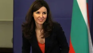 Цанова препоръча спешни реформи в обществените поръчки