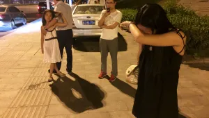 Евакуират зоната на взрива в Тянцзин, заразена е с цианид