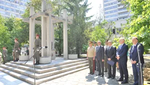 България единствена в ЕС почита паметта на загиналите, докато спасяват живот