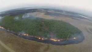 Голям пожар на два фронта избухна край хасковското село Радовец