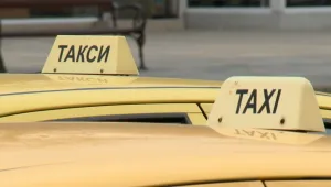 Габрово: Таксиметров автомобил падна в р. Янтра, пострадало е дете