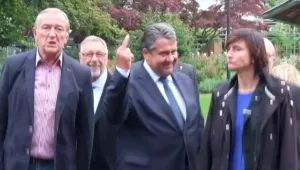 Германски вицеканцлер: Трябваше да покажа два средни пръста на неофашистите