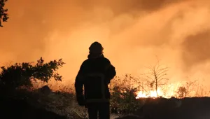Пожарът край Тополовград не е локализиран