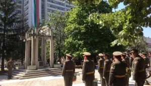 Денят на спасението беше почетен с поднасяне на венци и цветя