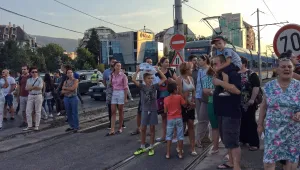 Граждани блокираха бул.
