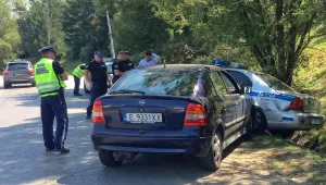 Автомобил удари патрулка в София