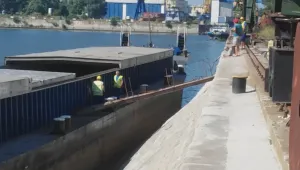 Работник загина при нелеп инцидент на пристанище „Запад” в Русе