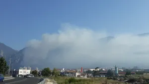 Продължава борбата с пожара край Карлово