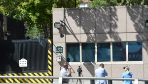 Турция задържа двама за стрелбата по американското посолство в Анкара
