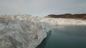 Голям ледник в Гренландия се топи