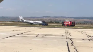Самолет „Чесна” излезе от пистата в Бургас, няма пострадали 