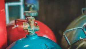 Спасиха млада жена след сигнал за изтичане на газ от бутилка