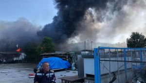 Проверяват чистотата на въздуха след пожара в Ботевград