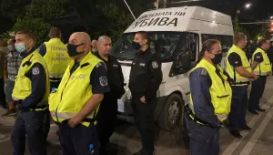 Полицията не пуска бус на „Системата ни убива” да продължи към Орлов мост