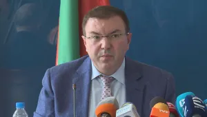 Здравният министър издаде заповедта за по-строгите противоепидемични мерки