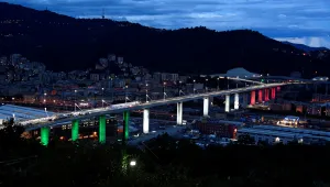 Първите автомобили преминаха през новия мост в Генуа