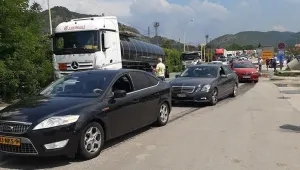 Протестиращи опитаха да блокират пътя за Калотина