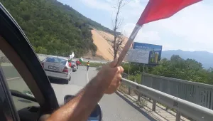 Протестно автошествие с 50 км в час по пътя за 